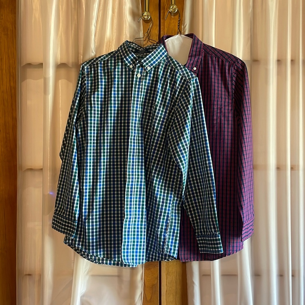 Izod size 18-20 boys dress shirts. Button down.